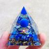 Novos Enfeites de Pirâmide de Pedra de Cristal Artesanato de Resina com Pedrinhas de Cristal Decoração para Casa, Escritório, Carro Pirâmide