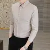 Recomendação popular: Camisa de manga longa estilo business casual com botões e colarinho listrado claro e escuro