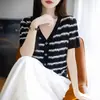 Nueva Moda Verano 2025 Elegante y Versátil Moderna Camiseta Delgada con Colores Contrastantes, Jersey Adelgazante de Manga Corta Holgada