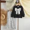 Conjunto Infantil Outono Novo Estiloso Fashion Versátil Moletom com Laço Grande Estampa de Laços por Toda Parte Calça Longa Roupas Infantis Transfronteiriças