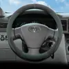 Adecuado para modelos Toyota Corolla más antiguos, este cubre volante está hecho de gamuza, ultradelgado, versión manual clásica, edición de lujo