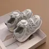 Tênis Esportivo Infantil 2026 Novo Modelo Primavera e Outono para Meninas e Meninos, Respirável com Fivela Giratória, Tênis de Corrida, Sola Macia, Antiderrapante, Tênis Forrest Gump