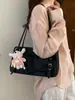 2026 Bolso Tote Grande de Nuevo Estilo Coreano para Mujer, Bolso de Hombro Versátil y de Moda con Colgante de Oso Lindo, Adecuado para Viajar al Trabajo y Llevar Cosas