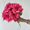 Popular Flor Vermelha Rosa Material Sintético Salão de Casamento Arranjo de Flores de Guia de Caminho Quarto de Casamento Layout de Hotel Arranjo de Flores Caseiro