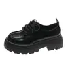 Mocasines de suela gruesa y corte bajo, un nuevo estilo para mujeres petite, con un look colegial, cuero suave y un diseño que realza la altura con cordones, perfectos para la primavera y el otoño de 2026