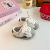 Zapatos para caminar para bebés y niños pequeños, zapatos con forma de concha, nueva colección primavera/otoño 2026, zapatos casuales transpirables estilo coreano para niños y niñas