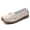 Sapatos femininos plus size transfronteiriços novos sapatos de feijão de sola macia sapatos baixos casuais femininos leves slip-on sapatos de mãe