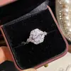 Anillo de Lujo Ligero de Moda con Imitación de Moissanita Corte Marquesa con Rodeado en Forma de Huevo de Paloma, Venta Caliente Transfronteriza Europea y Americana Anillo de Diamante de Alto Carbono Super Brillante
