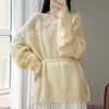 Suéter Feminino 100% Lã Gola Redonda Novo Outono/Inverno 2026, Pulôver Casual Solto com Cinto Bordado, Top Base de Cashmere