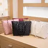 Bolso de Hombro y Mano Grande Rosa Acolchado Nuevo para Mujer