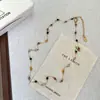 Collar de Corazón Hueco Colorido para Mujer 2026 Nuevo Modelo Nicho Lujo Ligero Accesorio de Gama Alta Dulce y Fresco para Combinar con Vestidos Cadena para Clavícula