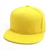 Gorra de béisbol hip hop de color sólido con borde plano para hombre y mujer, gorra de moda de ala plana completamente cerrada, venta al por mayor