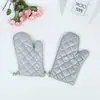 Guantes Aislantes Térmicos de Poliéster Recubiertos de Plata, Antiescaldaduras para Hornos de Microondas, Guantes Antiescaldaduras para Horno de Microondas de Uso Doméstico en la Cocina