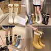Sapatos de água moda estilo coreano transfronteiriços cano médio boca de cordão galochas femininas quatro estações calçados externos de trabalho impermeáveis antiderrapantes galochas Martin