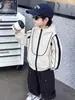 Jaqueta com Capuz Masculina Primavera e Outono Estilo Coreano Crianças Pequenas Bonita Esportiva Corta-vento Bebê Outono Tendência Top Legal