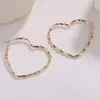Pendientes Distintivos Estilo Europeo y Americano Chapado en Oro de 18k Arco Pendientes de Alta Calidad Lujo Ligero Moda Francesa Retro Pendientes de Botón Dorados