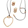 Colar Pingente Assimétrico em Forma de Coração com Recorte Estiloso Europeu e Americano Brincos Femininos Colar Simples Geométrico Oval com Corda de Cera