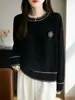 Outono de 2025 Novo Tricô de Lã Worsted com Gola Redonda Manga Longa Feminino Colorido com Flores Bordadas Pulôver Camisa Base