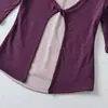Atacado de roupas femininas estilo europeu e americano Ins transfronteiriço, design torcido puro e sexy de gola redonda, camiseta justa de manga média