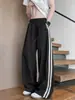 Pantalones Casuales de Raya para Hombre 2026 Nuevo Estilo Sueltos Rectos de Moda Pierna Ancha Versátiles Deportivos Largos Ropa para Hombre