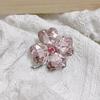 Broche de estilo coreano con incrustaciones de diamantes, nicho de alta gama, aleación de temperamento, hebilla de toalla de seda, abrigo, ramillete de perlas, accesorios de ropa