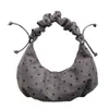 Bolso de mano tipo dumpling plisado de lunares chic de estilo coreano para mujer, nuevo y versátil de gran capacidad para hombro y bandolera pequeño, 2026