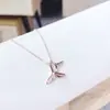 Collar Minimalista Coreano Versátil Fresco Nuevo con Colgante de Delfín Cola de Pez Bañado en Oro Real para Estudiantes y Niñas Regalo de Cumpleaños