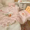 Manta Catiónica Estilo Bola de Pelo Cubierta para Siesta de Oficina Sofá Chal de Felpa Coral Leche Manta Pequeña Manta de Siesta