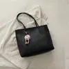 Bolsa Fashion e Simples de Grande Capacidade, Bolsa de Ombro Estilosa, Nova Bolsa Tote de Ombro Estilo Coreano 2026 Primavera e Verão