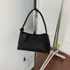 Bolso de mujer con diseño de nicho, bolso de axila estilo francés, bolso de hombro para otoño e invierno, modelo de mujer versátil de lujo ligero de moda