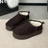 2026 Botas Casuais de Inverno Slip-on com Solado Grosso de Algodão Novas Botas de Neve Peludas Aumentadoras de Altura com Plus Velvet Botas Curtas Quentes Femininas