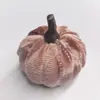 Suministro transfronterizo de calabazas artificiales, venta al por mayor de fábrica, adornos decorativos para Halloween y Acción de Gracias, calabazas de terciopelo de colores hechas a mano