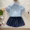 Conjunto de Verão Estilo Academia para Meninas: Conjunto de Duas Peças com Blusa de Manga Bufante e Calça Culotte Azul Marinho, Roupas de Verão Estilosas para Bebês
