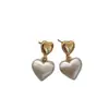 Pendientes de Perla en Forma de Corazón de Lujo Ligero Estilo Coreano, Exquisitos y Únicos, Elegantes Clavos de Corazón de Melocotón, Pendientes de Gama Alta Simples y Sofisticados para Mujer