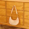 Nuevo diseño de nicho francés bolso de axila de cuero suave de alta gama bolso baguette de un solo hombro bolso baguette Primavera 2026 bolso de mujer