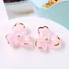Embellishments de flor de três pétalas semi-transparentes com borda dourada para tamancos, fivelas de sapato, acessórios DIY, acessórios de cabelo e adesivos para capas de celular