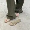 Sandálias rasteirinhas casuais, simples, estilosas e confortáveis para mulheres, estilo férias de verão 2026, adequadas para usar na praia e à beira-mar, sandálias romanas