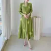 Vestido Miyake con un Toque de Lujo, Corte Holgado, Tallas Grandes, Cárdigan Adelgazante, Diseño Floral Tridimensional, Vestido de Moda Elegante de Línea A a Media Pierna