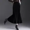 Falda de terciopelo estilo sirena para mujer, nuevo estilo otoño 2026, falda ajustada de cintura alta adelgazante, falda elegante y con clase de longitud media