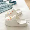 Conforto DiárioVerão leve e versátil EVA fofo floral gatinho sola grossa bico fechado chinelos para mulheres, essenciais para o trajeto