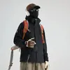 Resistente, totalmente impermeable y reforzada con costuras selladas, esta chaqueta de trabajo es adecuada para su uso como uniforme de trabajo o prenda exterior.. Se puede personalizar con un logo y es un diseño tres en uno desmontable.