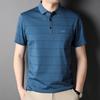 Camiseta Masculina de Manga Curta 2026 Verão Nova Chegada Meia-Idade Casual de Negócios Bolso Real Camisa Base Listrada Fina