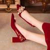Sapatos de Casamento Xiuhe Sapatos Femininos Salto Grosso Vermelho Não Cansam os Pés Salto Alto 2025 Novo Estilo Chinês Bico Fino Sapatos para Brinde de Casamento