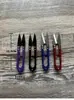 Tijeras de hilo de resorte coloridas multiestilo para costura, punto de cruz hecho a mano, corte de hilo, tijeras para fábricas de ropa, disponibles en stock para venta al por mayor
