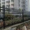 Guarda-corpo de cerca de aço zincado, tubo quadrado galvanizado, guarda-corpo montado, isolamento escolar, guarda-corpo de ferro soldado, atacado personalizado