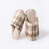 Pantuflas de algodón silenciosas antideslizantes estilo japonés para parejas, adecuadas para uso en el hogar sobre pisos de madera, casuales y aptas para todas las estaciones, pantuflas caseras para hombre