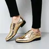 Novos sapatos de couro casuais de negócios de tamanho grande para escritório, sapatos de couro casuais de sola grossa, sapatos de couro brogue pontiagudos para cosplay para homens