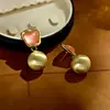 Brincos Stud Geométricos de Luxo Leve Estilo Francês para Mulheres, Brincos de Cobre Polido com Pedra Olho de Gato Rosa de Alto Padrão com Design de Nicho