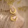Brincos Sólidos Irregulares Martelados de Aço Inoxidável com Revestimento de Óleo, Simples e Versáteis, Brincos de Tarraxa Banhados a Ouro 18K
