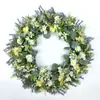 1PC corona de flores artificiales de granja antigua, combinada con margaritas falsas, campanillas moradas y hojas de eucalipto - una corona de flores exuberante para puerta principal todo el año, colgante de pared interior, decoración de porche exterior, corona de flores para bodas y vacaciones, utilizada para decoración del hogar